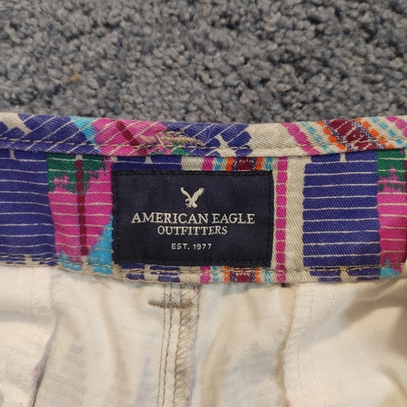 American Eagle Colorful Patterned Women's Shorts With Pockets, Size 6 - Picture 8 of 9